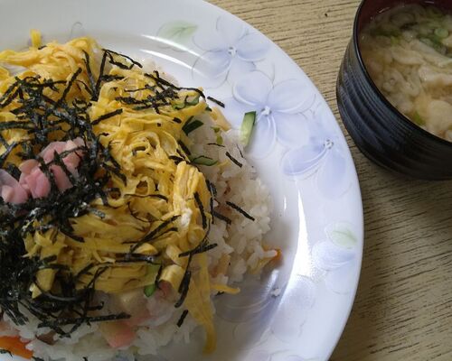 220415 食事会 ちらし寿司