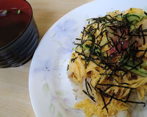 220603 食事会 ちらし寿司