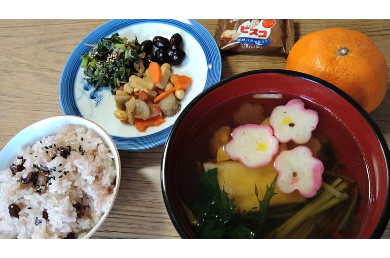 230104 年始会 お雑煮・赤飯
