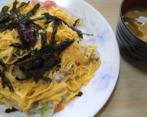 230421 食事会 ちらし寿司